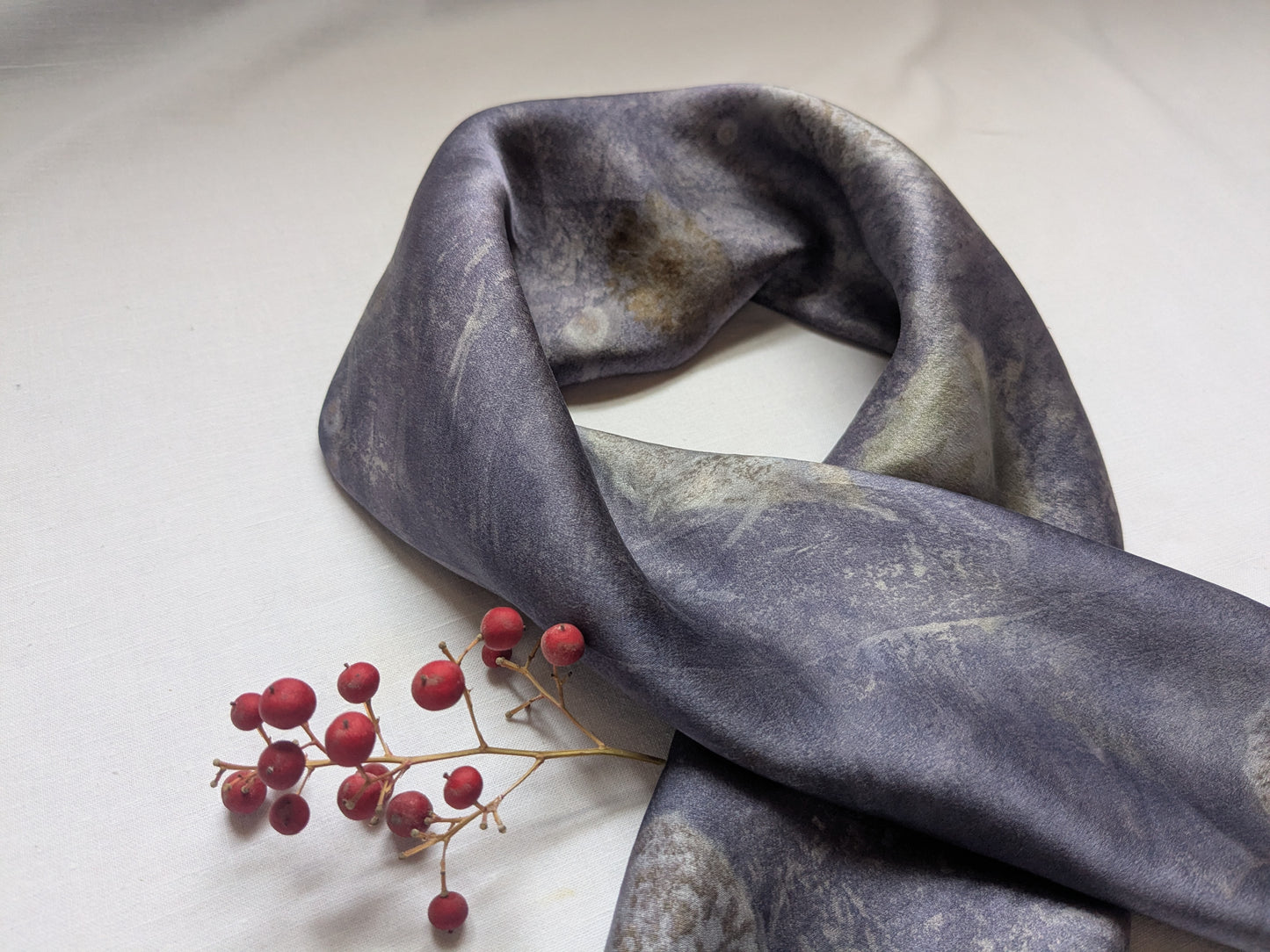 აბრეშუმის შარფი - სანდალოზი, იუდას ხე და ხავერდა