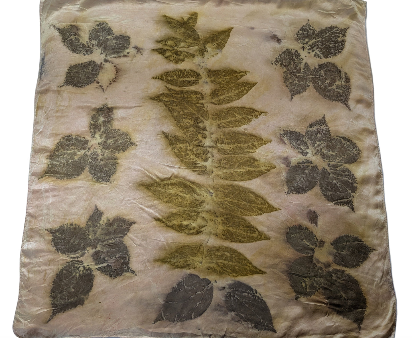 ენდრო და სუმახის ფოთლების აბრეშუმის შარფი